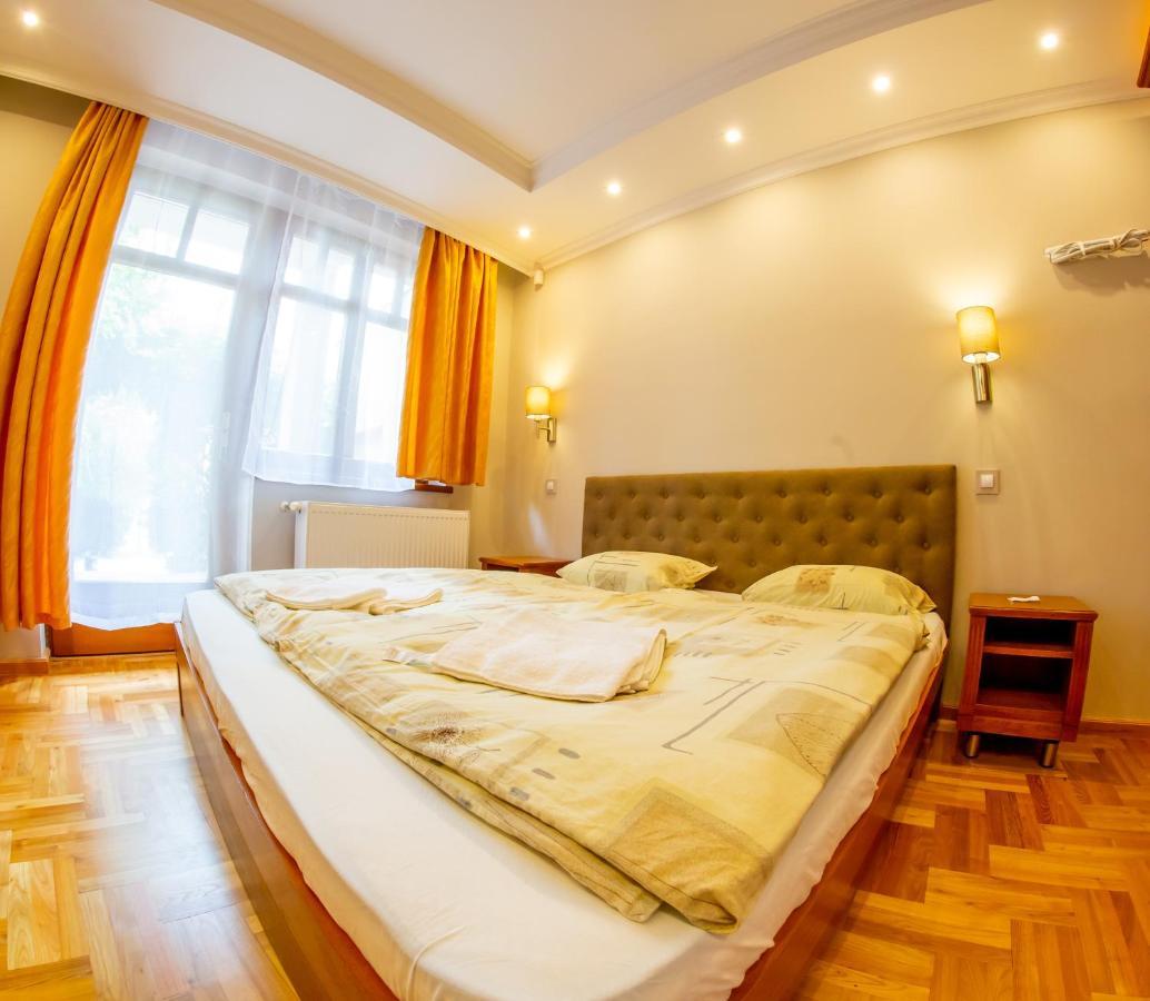 Aranykert Vendeghaz Hotell Eger Exteriör bild