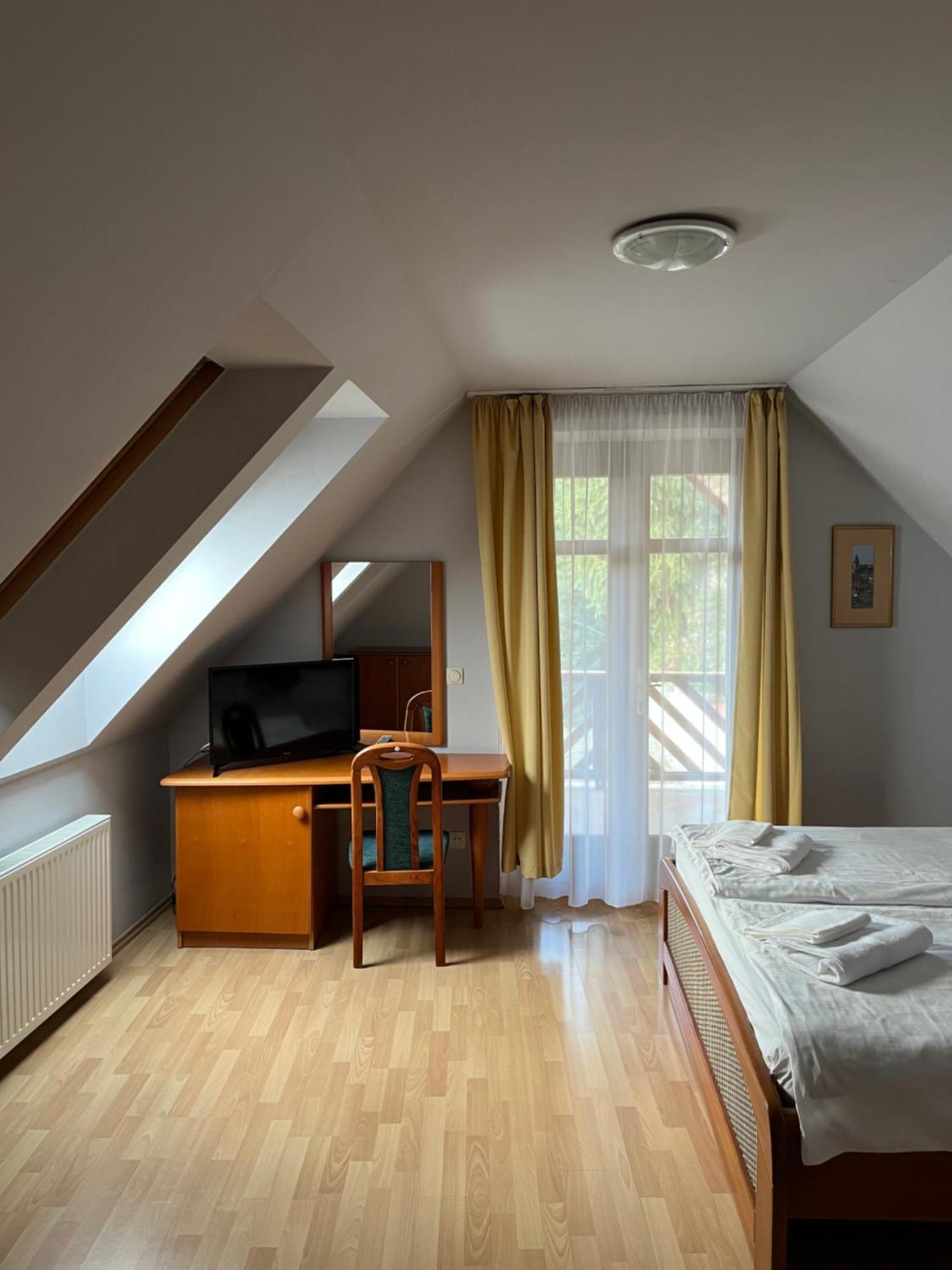 Aranykert Vendeghaz Hotell Eger Exteriör bild