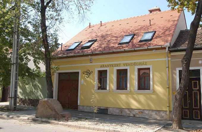 Aranykert Vendeghaz Hotell Eger Exteriör bild